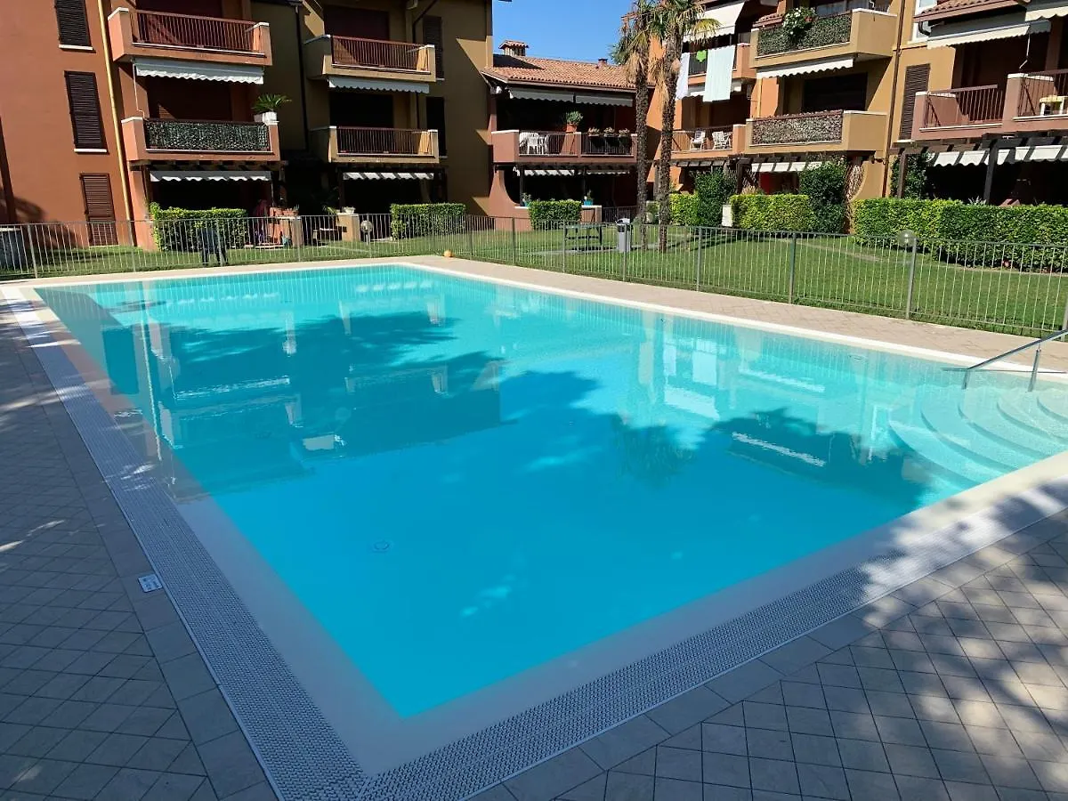 Suite Marta Sirmione Сasa de vacaciones